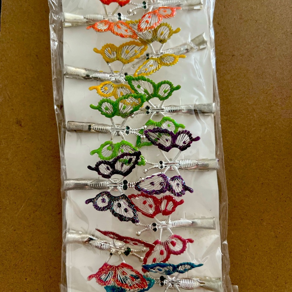 90s Butterfly clips moving wings